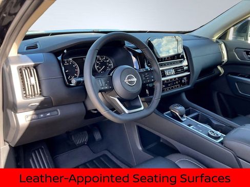 New 2025 Nissan Pathfinder SL image 11