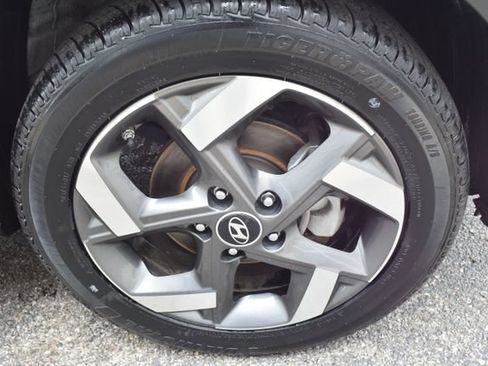 Used 2025 Hyundai Venue Limited FWD image 36