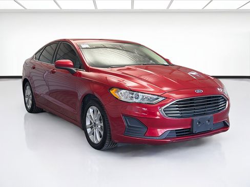Used 2020 Ford Fusion SE image 3