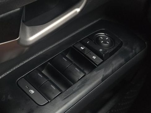 Used 2025 Toyota Tacoma TRD Off-Road w/ TRD Off Road Upgrade Package AWD/4WD image 27