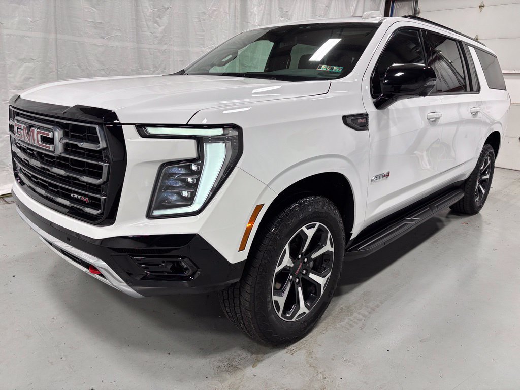 Used 2026 GMC Yukon XL AT4 AWD/4WD image 3