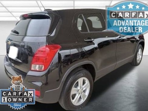 Used 2022 Chevrolet Trax LS w/ Tint and Cruise Package image 2