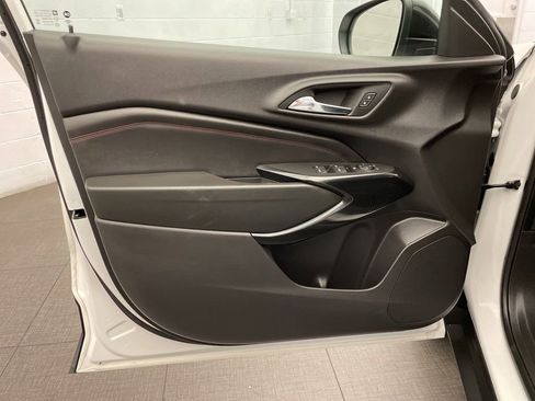 Used 2024 Chevrolet Trax RS FWD image 21