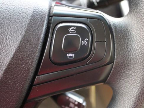 Used 2015 Toyota Camry LE image 15