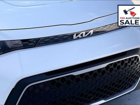 Used 2025 Kia Soul LX FWD image 29