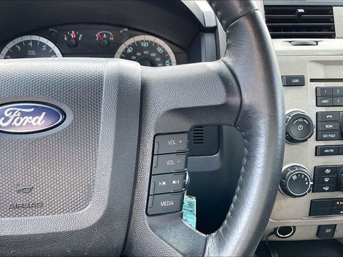 Used 2011 Ford Escape XLT image 11