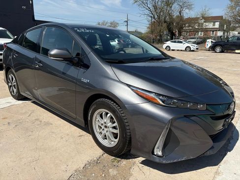 Used 2017 Toyota Prius Prime Plus image 3