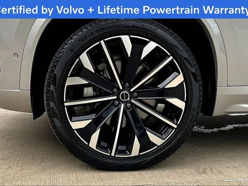 Used 2025 Volvo XC90 B6 Plus AWD/4WD image 11