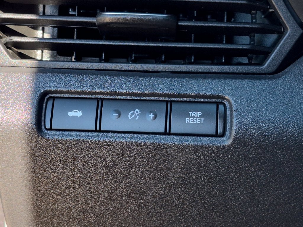 Used 2023 Nissan Altima 2.5 SV FWD image 15