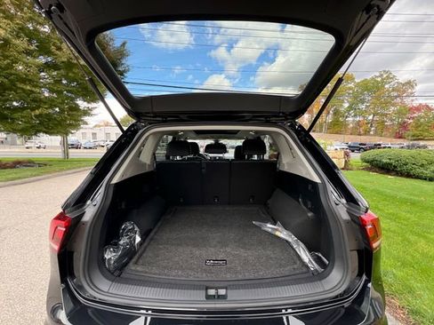 Certified 2022 Volkswagen Tiguan SE image 23