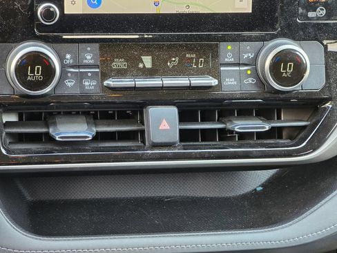 Used 2023 Toyota Highlander LE FWD image 19