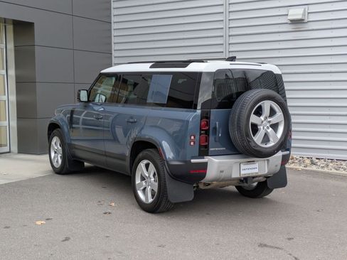 Used 2025 Land Rover Defender 110 S image 3