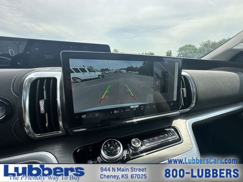 Used 2025 Ford Expedition Platinum AWD/4WD image 17