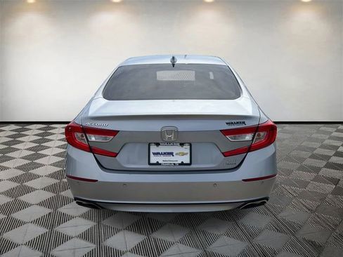 Used 2021 Honda Accord Touring image 6
