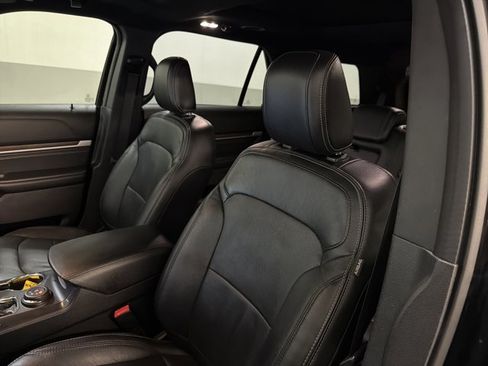 Used 2018 Ford Explorer Limited AWD/4WD image 14