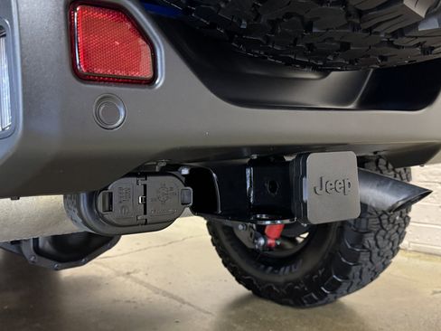 Used 2023 Jeep Wrangler Unlimited Rubicon 4xe w/ Dual Top Group image 17