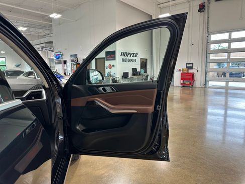 Used 2023 BMW X7 xDrive40i AWD/4WD image 51