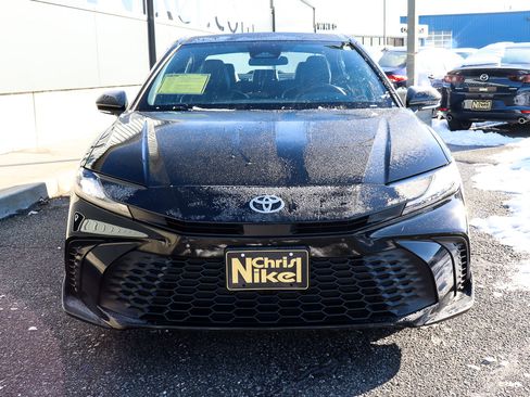 Used 2025 Toyota Camry SE image 2