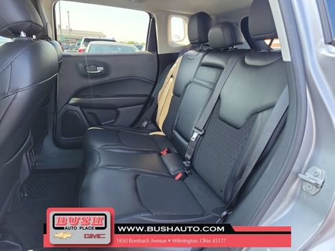 Used 2018 Jeep Compass Latitude w/ Cold Weather Group FWD image 10