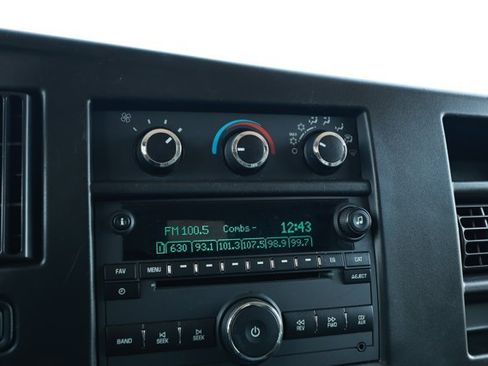 Used 2021 Chevrolet Express 2500 w/ Communications Package RWD image 17