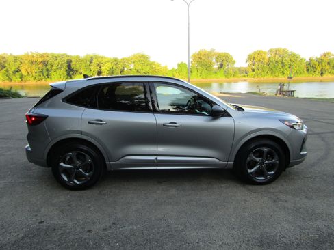 Used 2024 Ford Escape ST-Line w/ Tech Pack #1 AWD/4WD image 5
