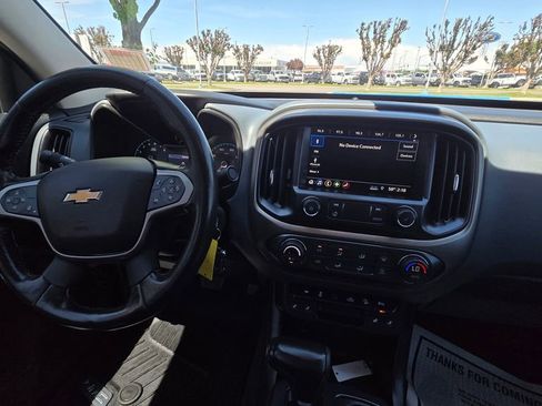 Used 2021 Chevrolet Colorado Z71 AWD/4WD image 14