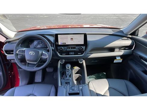 Certified 2024 Toyota Grand Highlander AWD image 31