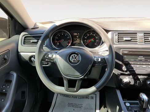 Used 2015 Volkswagen Jetta SE FWD image 12