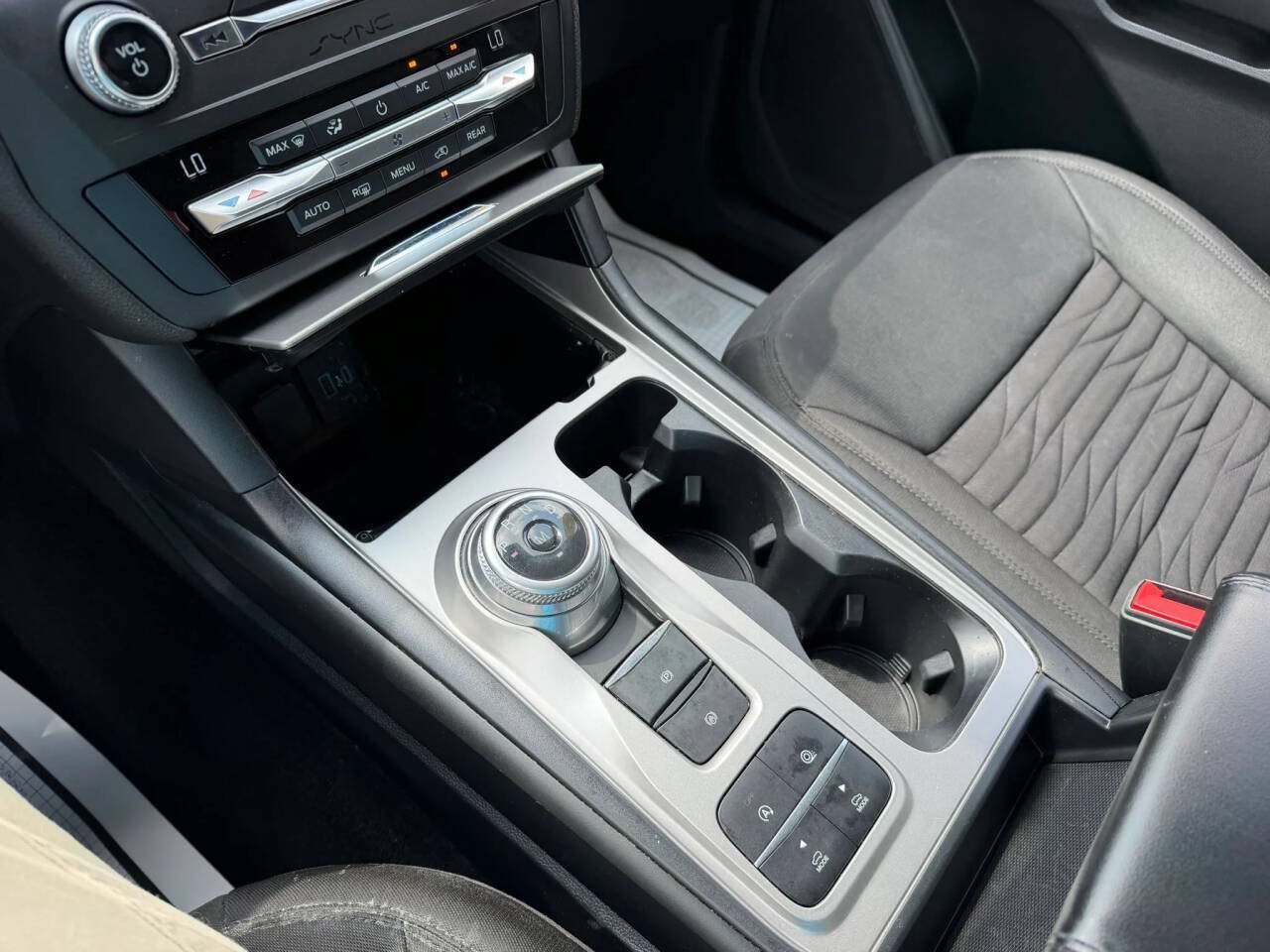 Used 2020 Ford Explorer XLT RWD image 18