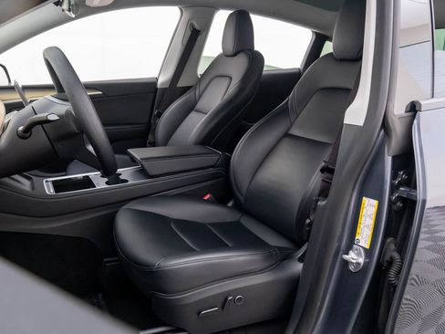 Used 2023 Tesla Model Y Long Range image 15