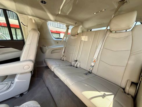 Used 2016 Cadillac Escalade ESV Premium AWD/4WD image 36