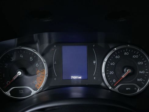 Used 2018 Jeep Renegade Latitude w/ Cold Weather Group image 20