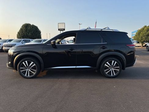Used 2024 Nissan Pathfinder Platinum w/ Cargo Package AWD/4WD image 3