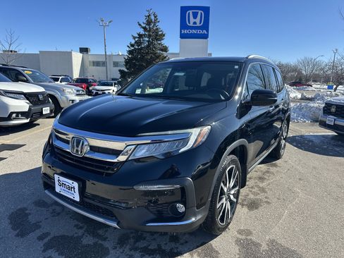 Used 2020 Honda Pilot Touring image 1