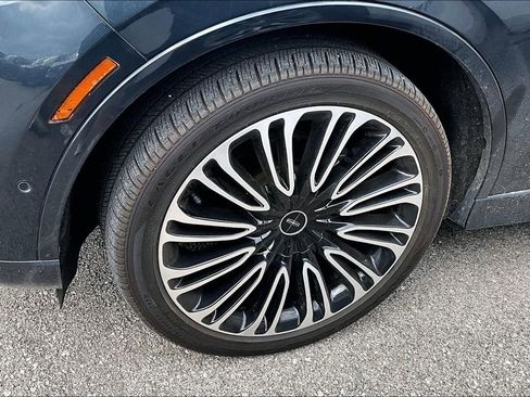 Used 2023 Lincoln Aviator Black Label w/ Dynamic Handling Package AWD/4WD image 11