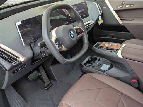 New 2026 BMW iX xDrive60 image 3