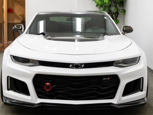 Used 2018 Chevrolet Camaro ZL1 RWD image 12