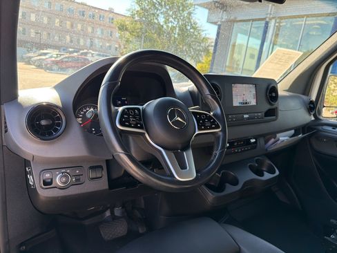 Used 2022 Mercedes-Benz Sprinter 2500 image 4