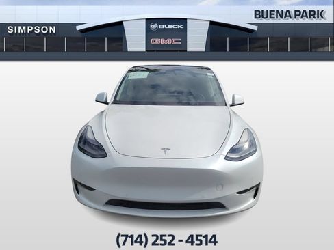 Used 2022 Tesla Model Y Performance AWD/4WD image 3