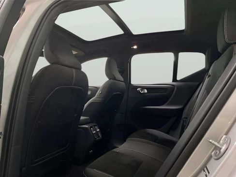 Used 2025 Volvo XC40 B5 Plus AWD/4WD image 27