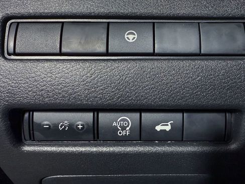 Used 2026 Nissan Rogue SV AWD/4WD image 28