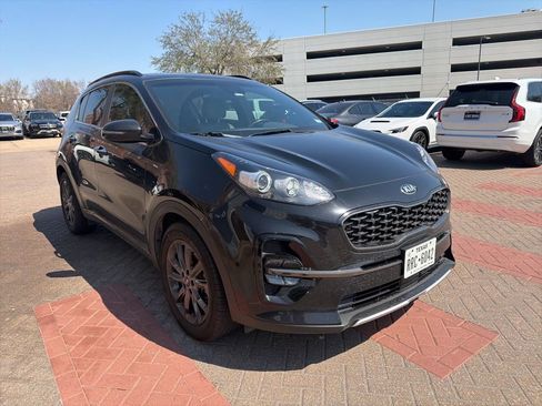 Used 2020 Kia Sportage S w/ S Premium Package image 2