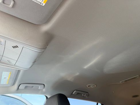 Used 2021 GMC Acadia SLE w/ LPO, Cargo Package FWD image 12