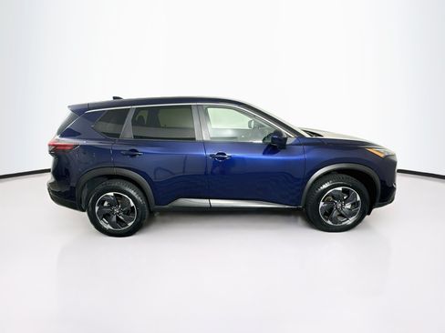 Used 2025 Nissan Rogue SV AWD/4WD image 10