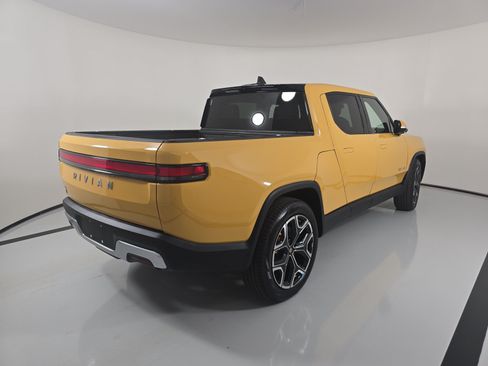 Used 2023 Rivian R1T Adventure AWD/4WD image 5