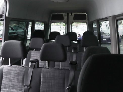 Used 2016 Mercedes-Benz Sprinter 2500 image 31