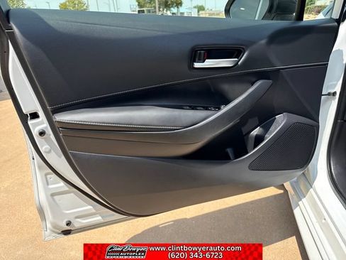 Used 2024 Toyota Corolla SE w/ SE Package FWD image 11