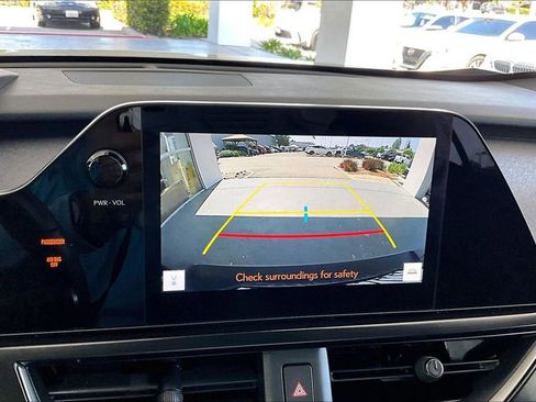 Used 2024 Lexus UX 250h FWD image 14