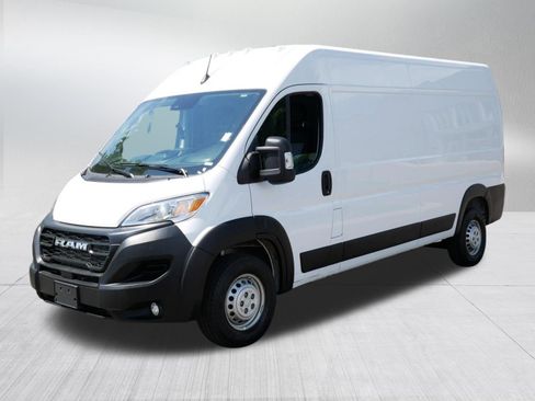 Used 2026 RAM ProMaster 2500 w/ Convenience Group FWD image 3