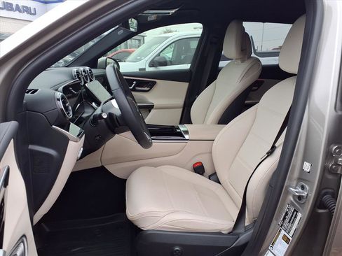 Used 2024 Mercedes-Benz GLC 300 4MATIC image 24